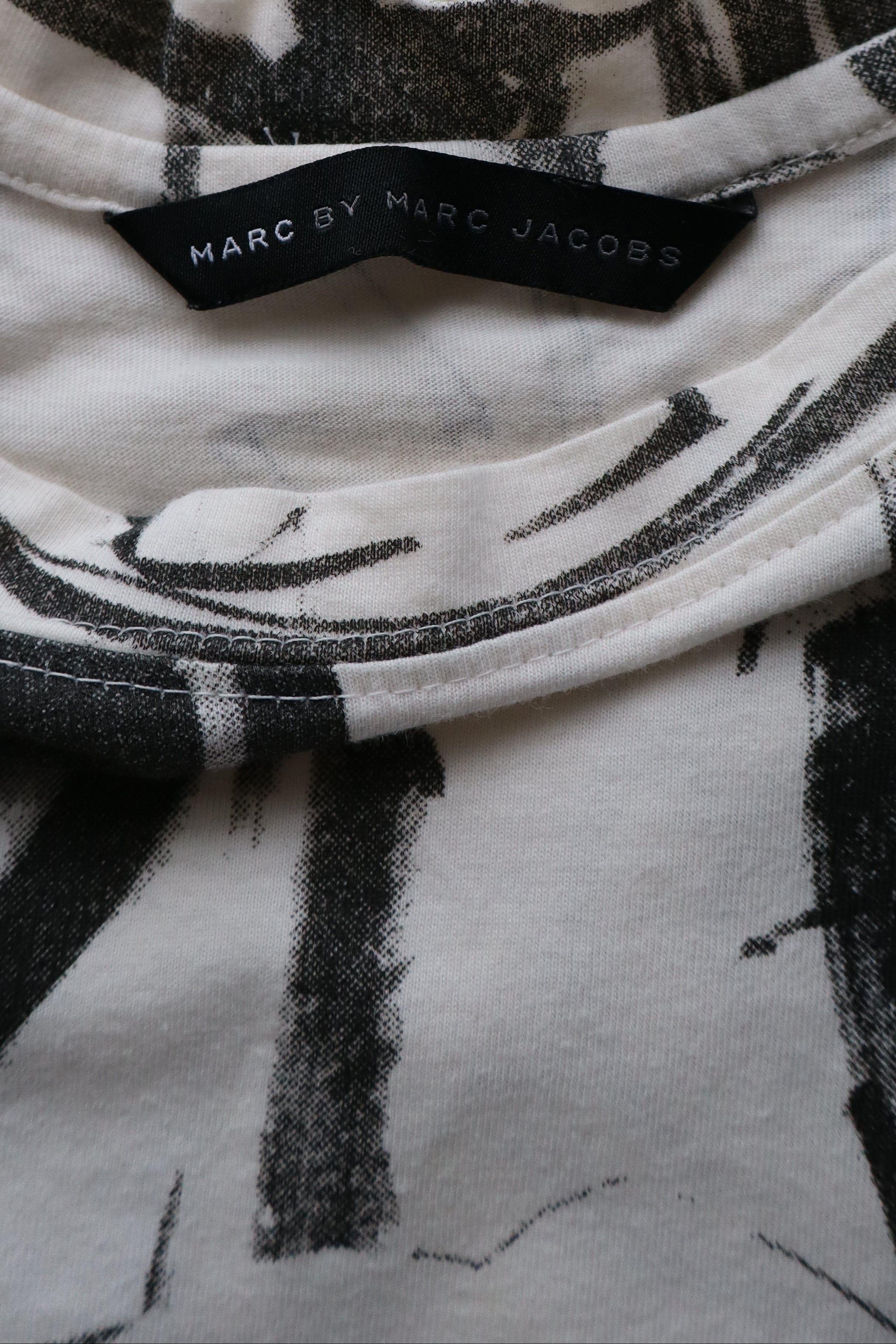 2000s marc by marc jacobs graphic tee