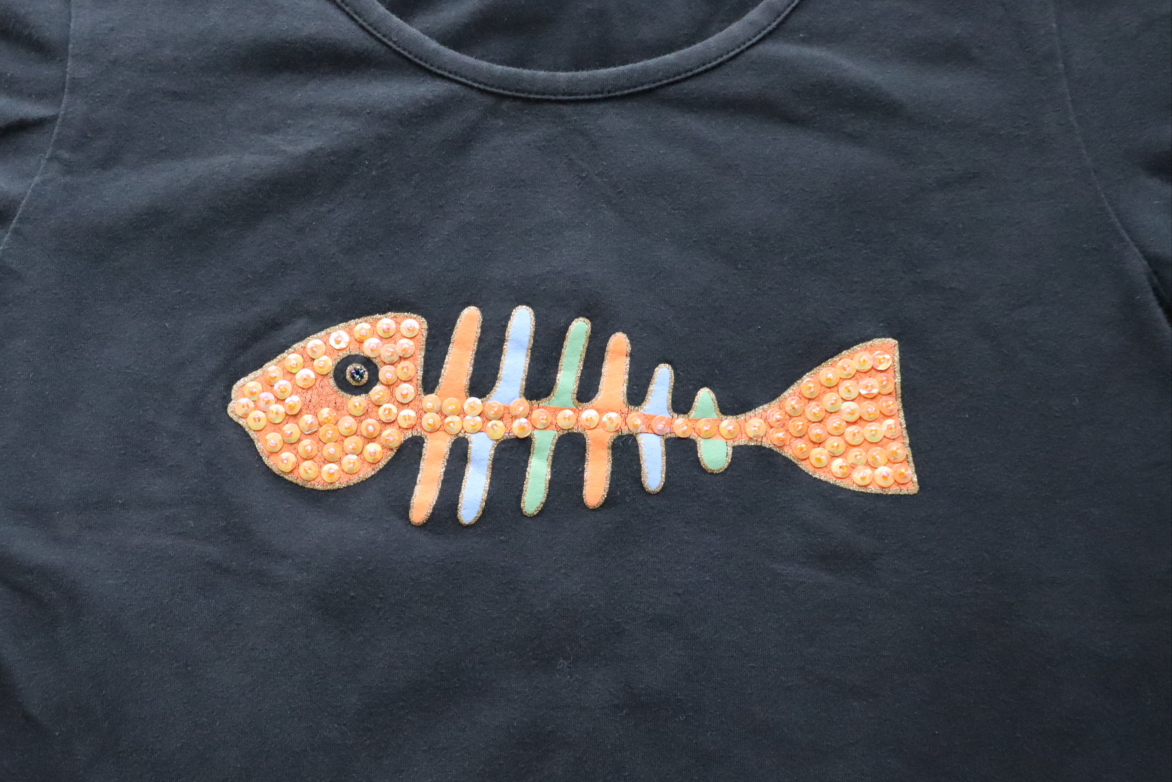 2000s dolce and gabbana fishbone t-shirt